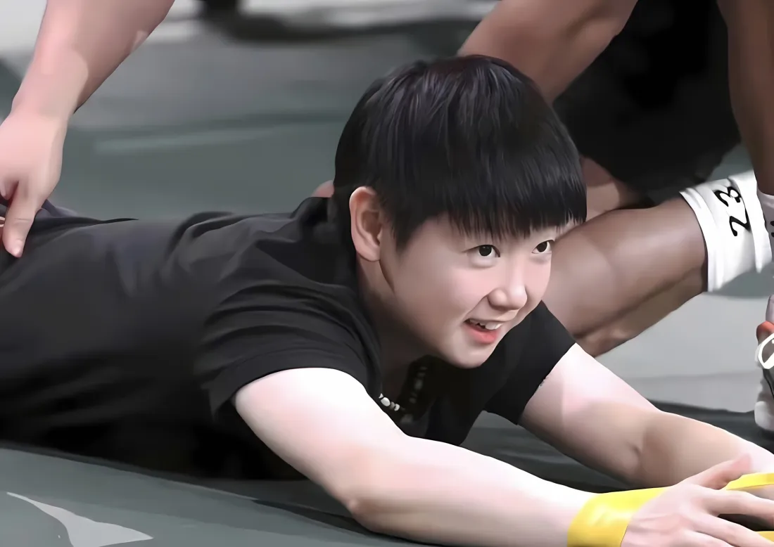 2k孙颖莎壁纸｜训练背景图片 - 可爱乒乓球运动员「哲风壁纸」