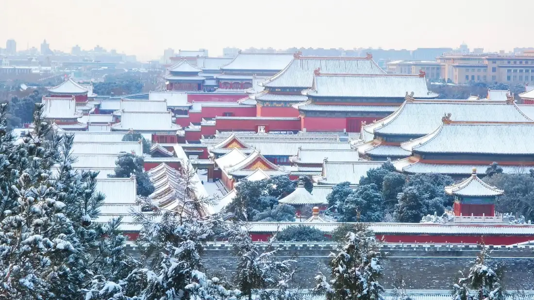 2k故宫雪景壁纸｜北京背景图片 - 红墙白雪「哲风壁纸」