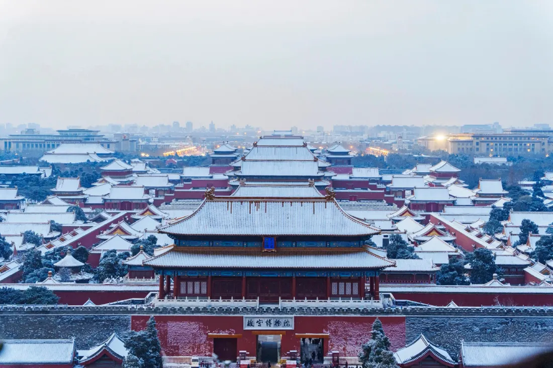 5k故宫雪景壁纸｜北京故宫背景图片 - 红墙白雪「哲风壁纸」