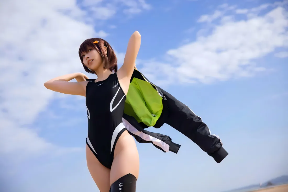 7k（黑色泳衣壁纸｜海边蓝天背景图片 - 竞泳活力）「哲风壁纸」