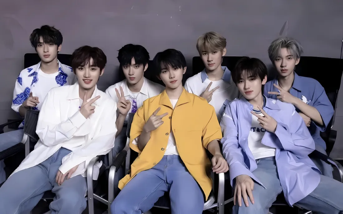 2k时代少年团壁纸｜室内背景 - 抓拍合照「哲风壁纸」