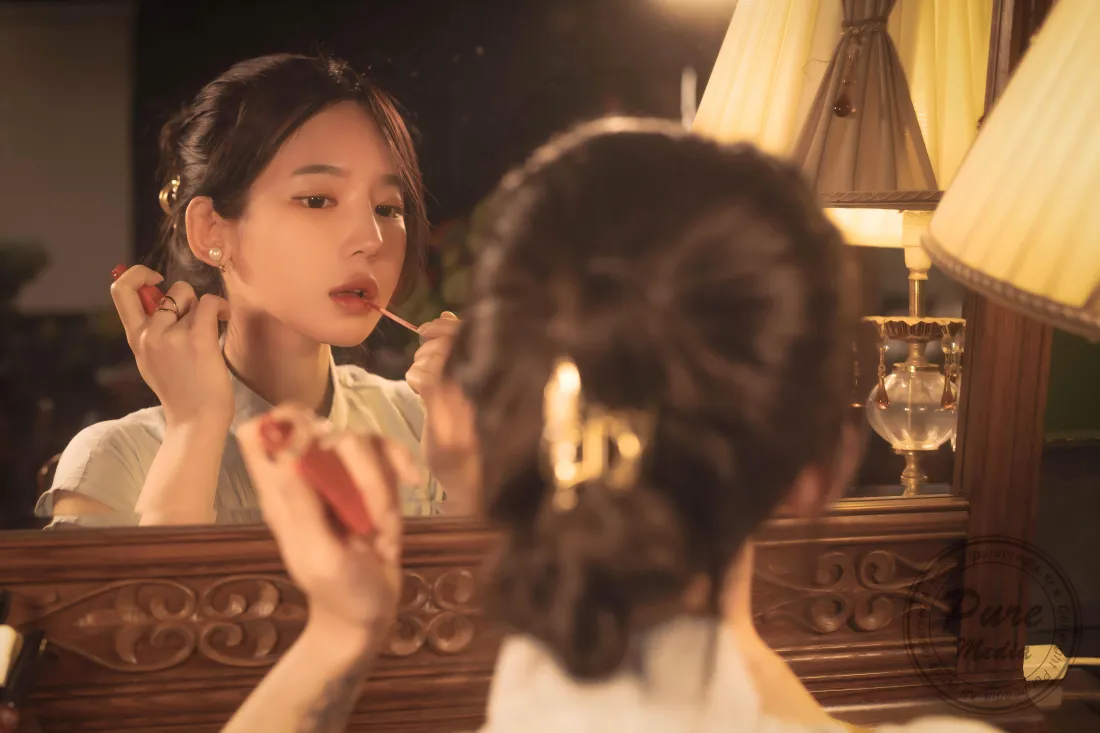 8k国风旗袍壁纸｜复古化妆背景 - 优雅女子「哲风壁纸」