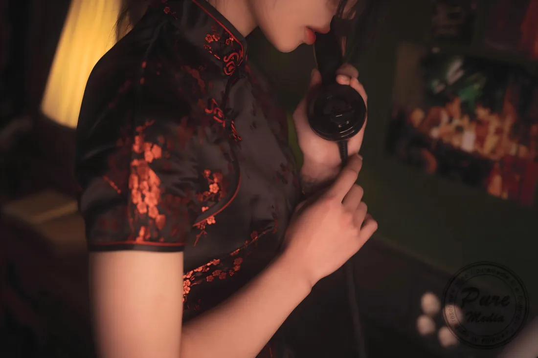 8k旗袍美女壁纸｜国风背景图片 - 黑红旗袍暗调「哲风壁纸」