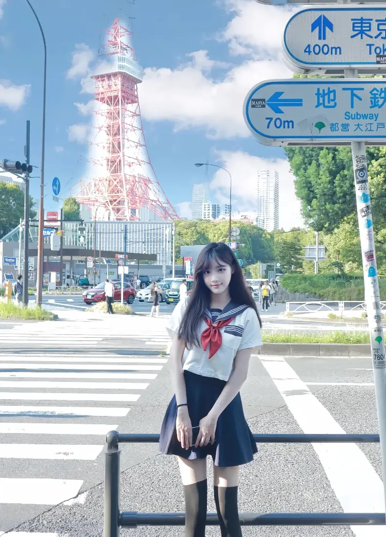 JK制服美女手机壁纸｜东京塔背景图片 - 日系城市街景「哲风壁纸」