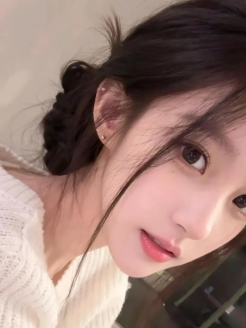 清纯美女手机壁纸｜简约背景图片 - 甜美「哲风壁纸」