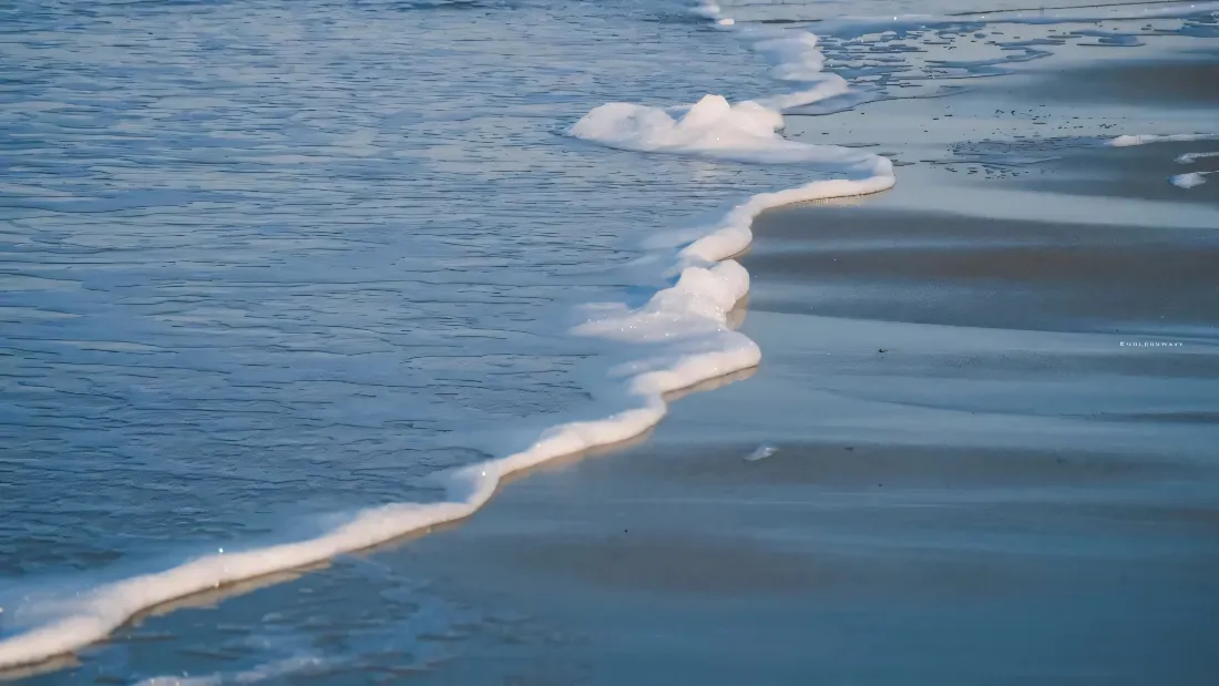 2k海滨壁纸｜海滩背景图片 - 浪花海水沙滩「哲风壁纸」