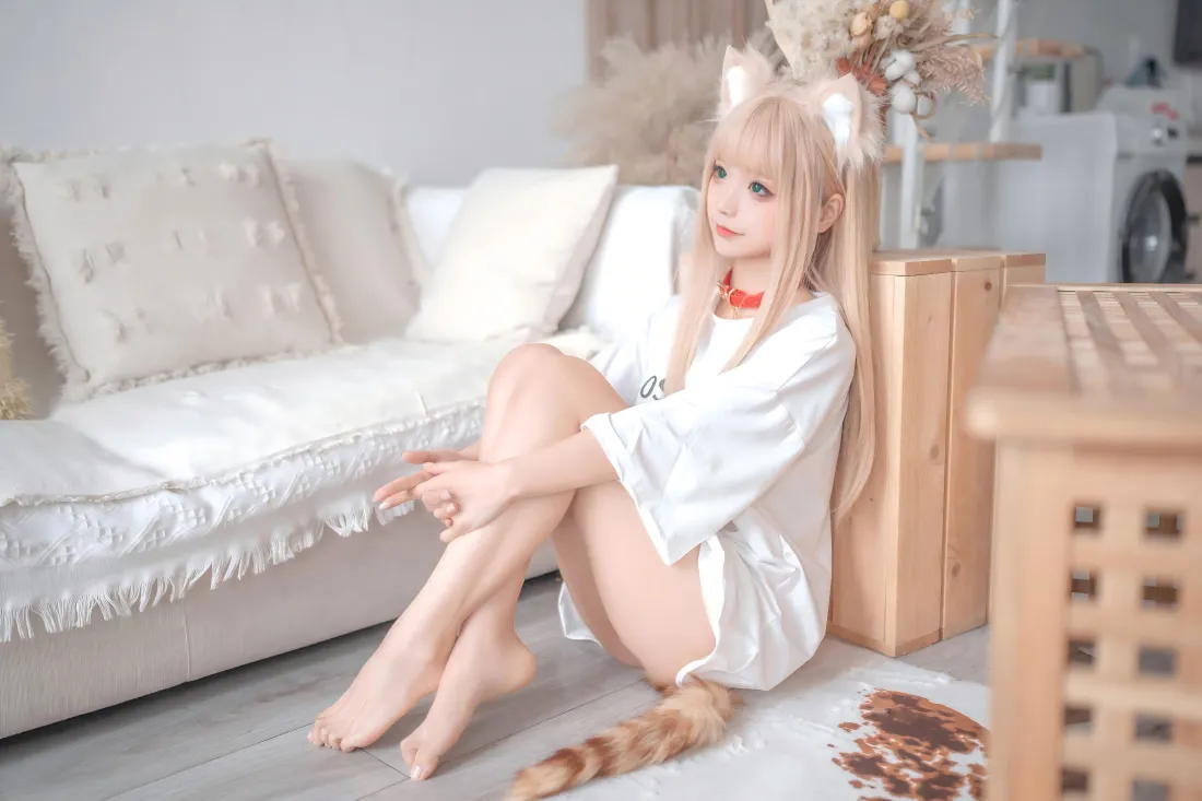 6k白衣女生壁纸｜居家背景图片 - 温馨赤脚写真「哲风壁纸」