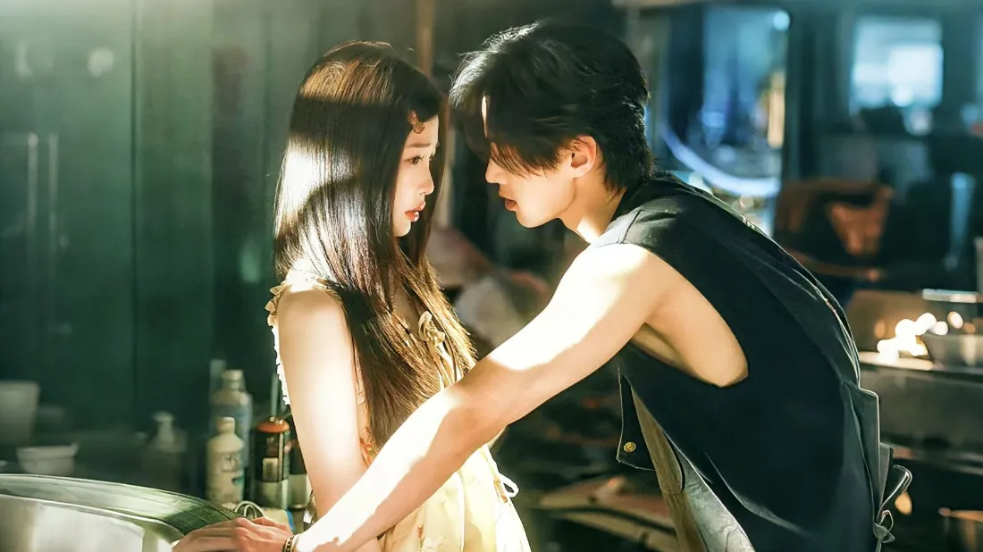 2k何与虞书欣壁纸｜厨房背景图片 - 甜蜜互动「哲风壁纸」