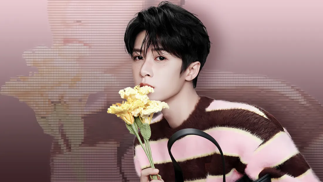 4k檀健次壁纸｜粉色背景图片 - 粉色毛衣手持黄花「哲风壁纸」