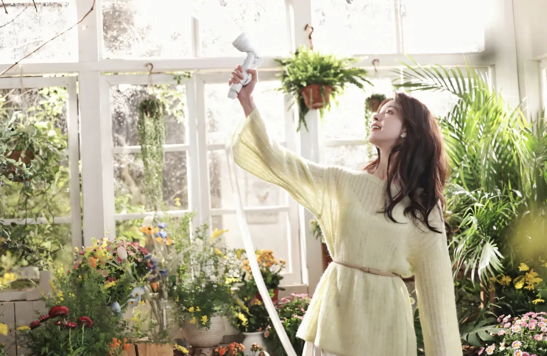 2k陈瑶壁纸｜花室背景图片 - 浇花绿植花卉「哲风壁纸」