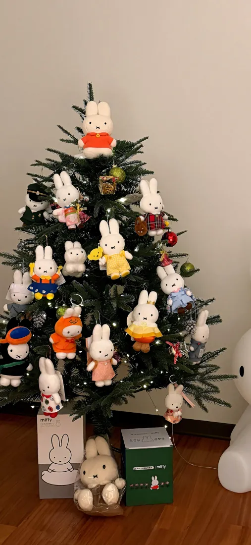 米菲兔手机壁纸｜圣诞背景图片 - 圣诞布置「哲风壁纸」