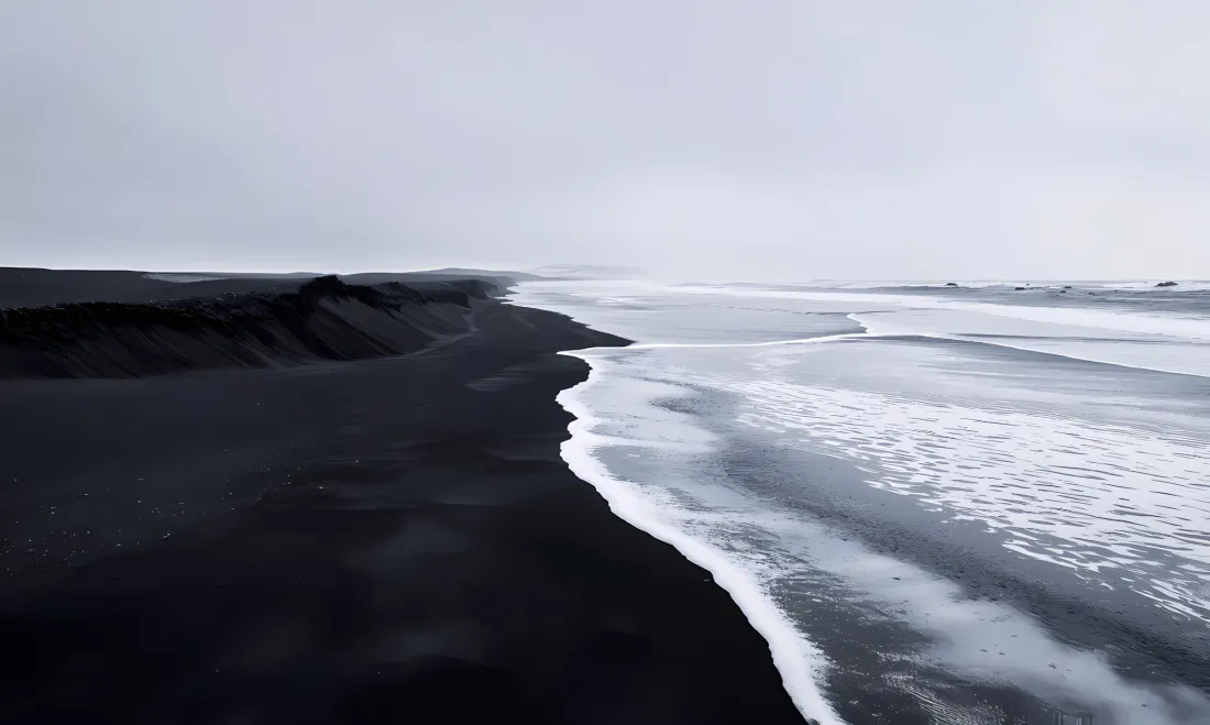 2k黑色沙滩壁纸｜白色浪花背景 - 自然风景「哲风壁纸」