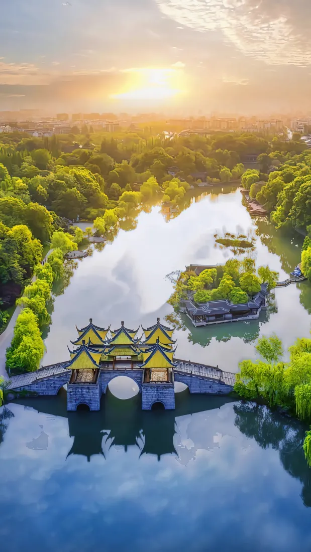 自然风景手机壁纸｜湖泊桥梁背景 - 夕阳园林绿树「哲风壁纸」