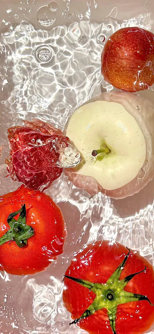 西红柿水池手机壁纸｜水背景图片 - 苹果水果「哲风壁纸」