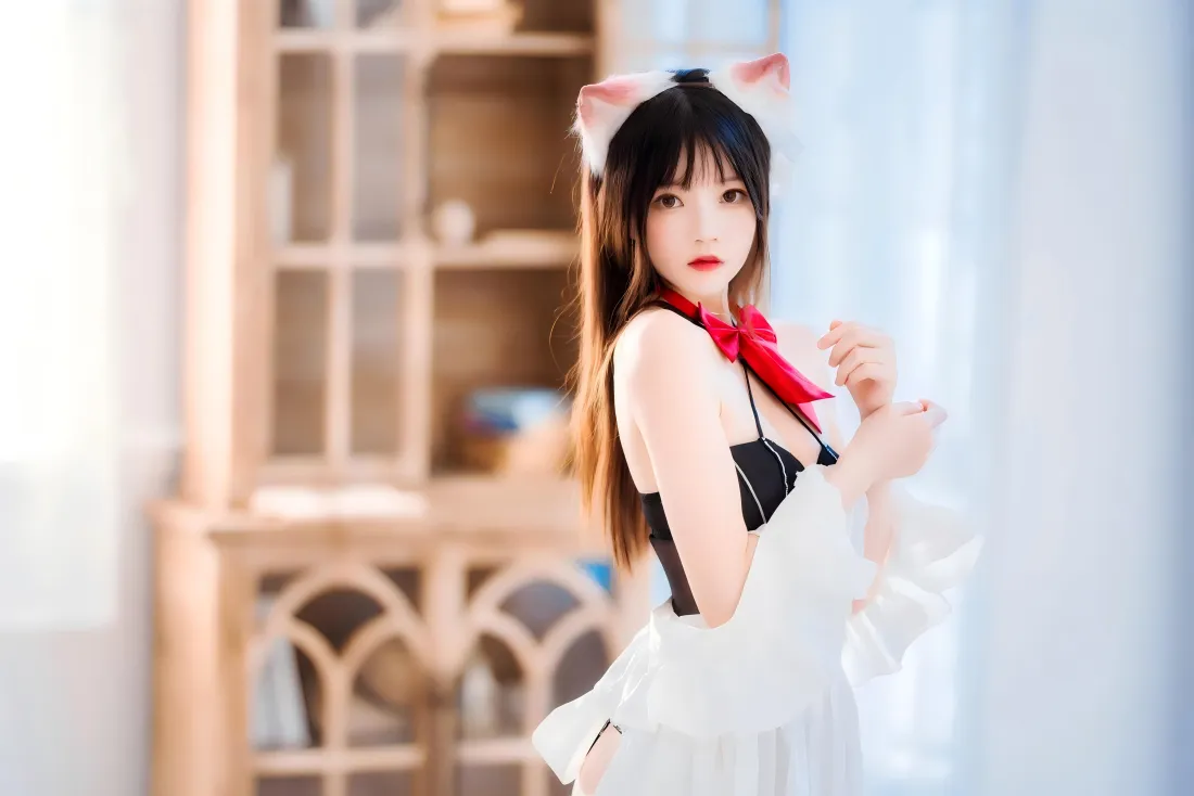 7k猫耳美女壁纸｜室内背景图片 - 白色连衣裙「哲风壁纸」