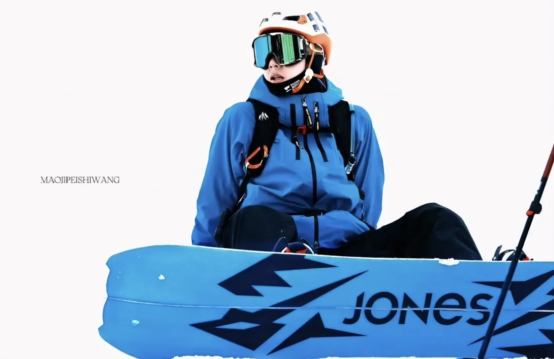 2k王一博滑雪壁纸｜简约背景图片 - 蓝色滑雪服「哲风壁纸」