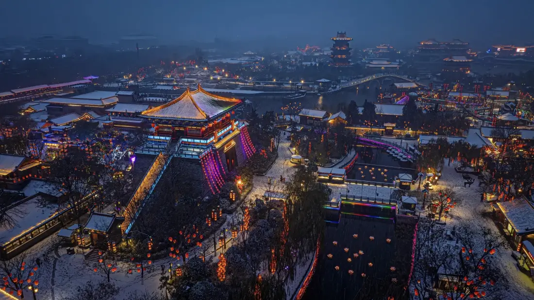 3k开封雪景夜景壁纸｜开封古建筑背景图片 - 灯光河流「哲风壁纸」