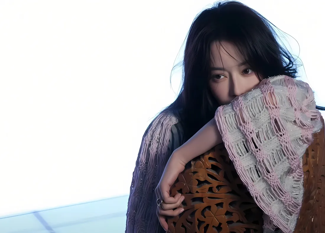 2k迪丽热巴壁纸｜简约背景图片 - 艺术照「哲风壁纸」