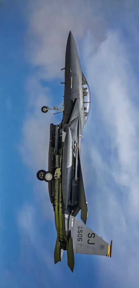 战机手机壁纸｜蓝天背景图片 - 军事战斗机「哲风壁纸」