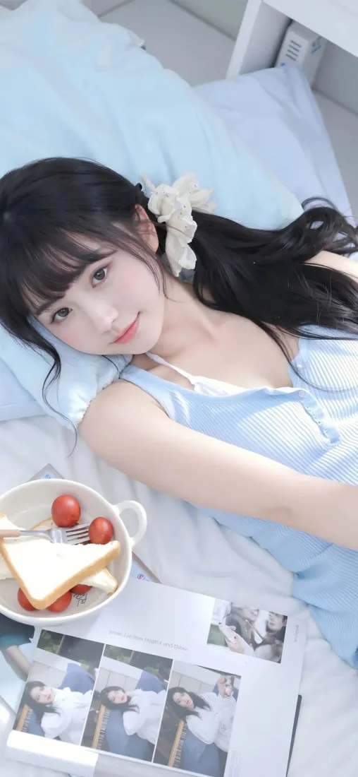 蓝衣美女手机壁纸｜卧室背景图片 - 草莓三明治「哲风壁纸」