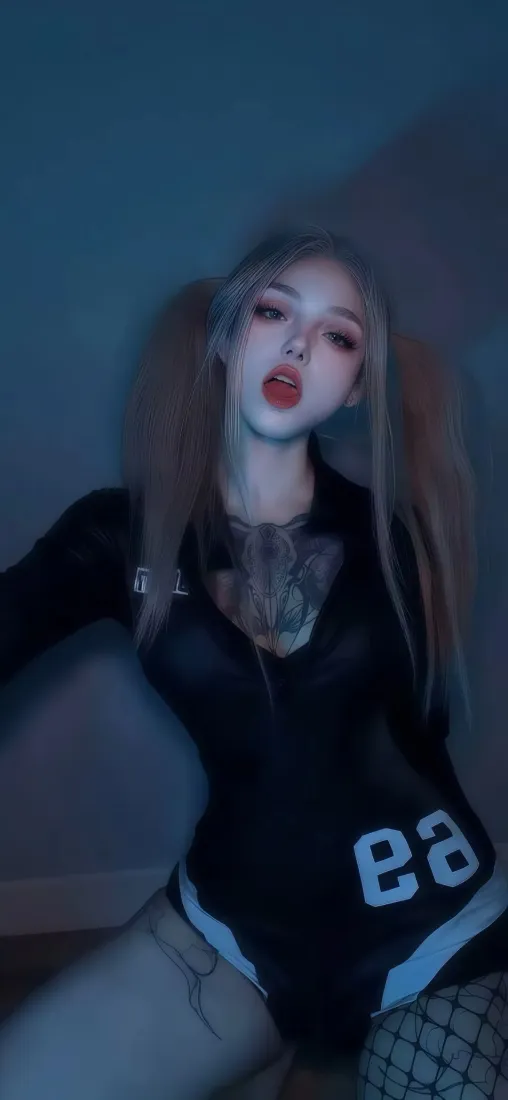 黑衣美女手机壁纸｜暗色背景图片 - 双马尾渔网袜「哲风壁纸」