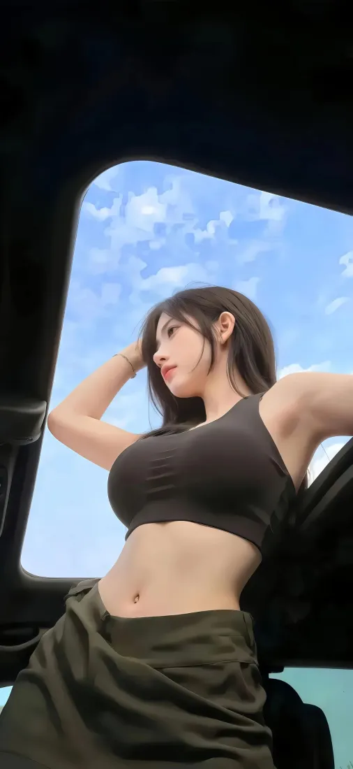 黑色运动上衣美女手机壁纸｜车内蓝天背景 - 时尚穿搭「哲风壁纸」