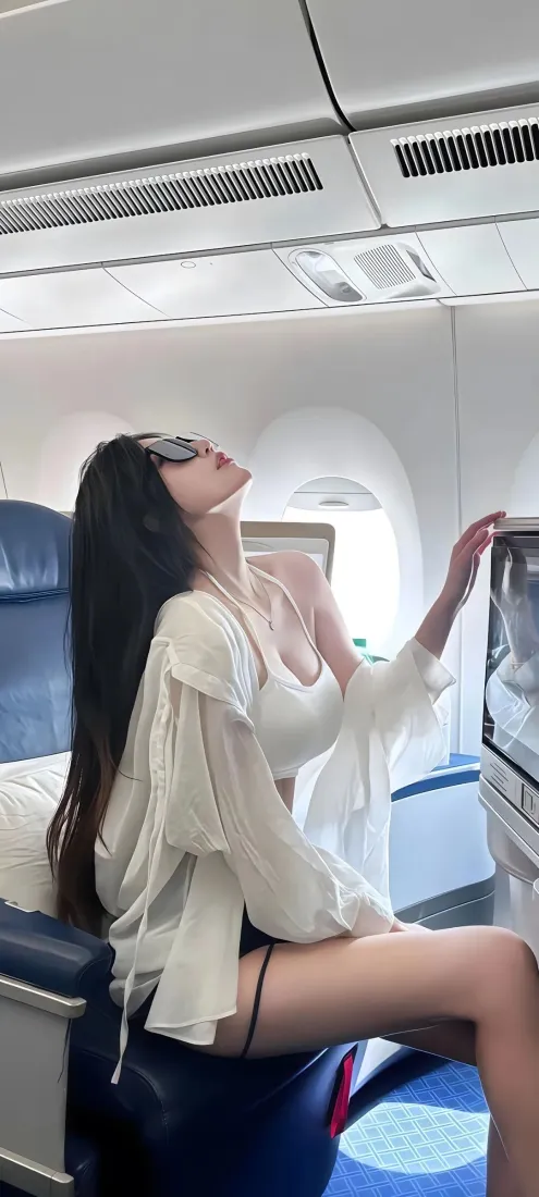 美女飞机舱手机壁纸｜机舱背景图片 - 白色上衣墨镜「哲风壁纸」
