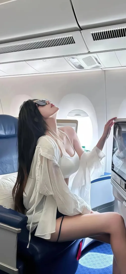 白衣美女手机壁纸｜飞机舱背景图片 - 墨镜旅行时尚「哲风壁纸」
