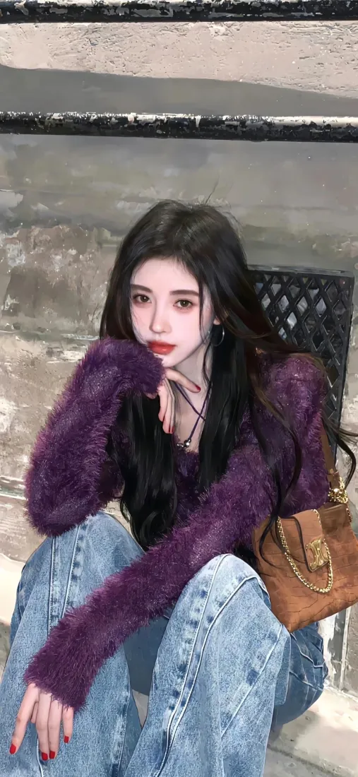 鞠婧祎手机壁纸｜紫色毛衣背景图片 - 蓝色牛仔裤「哲风壁纸」