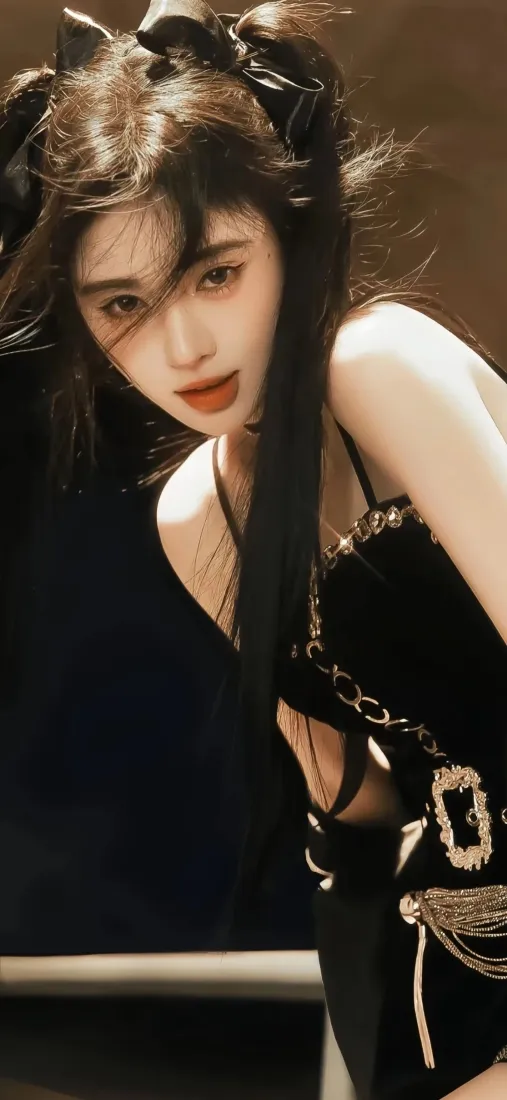 鞠婧祎双马尾手机壁纸｜黑色背景图片 - 魅力「哲风壁纸」