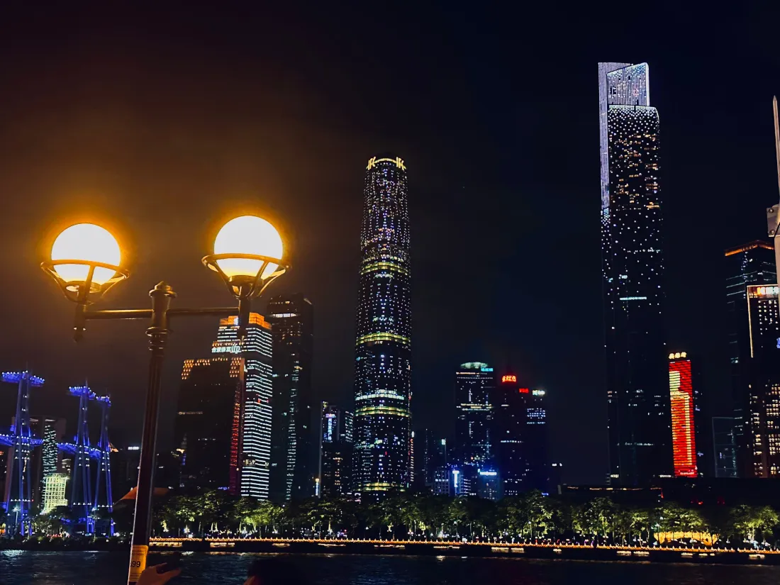 3k广州珠江夜景壁纸｜城市夜景背景图 - 高楼灯光「哲风壁纸」