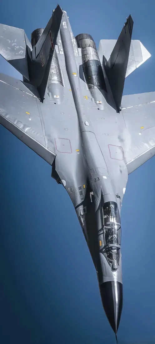 战机手机壁纸｜蓝天背景图片 - 利剑战机「哲风壁纸」