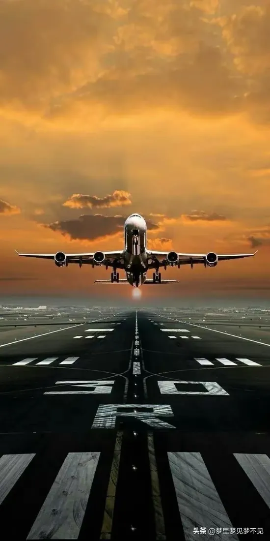飞机手机壁纸｜黄昏背景图片 - 机场跑道飞行「哲风壁纸」