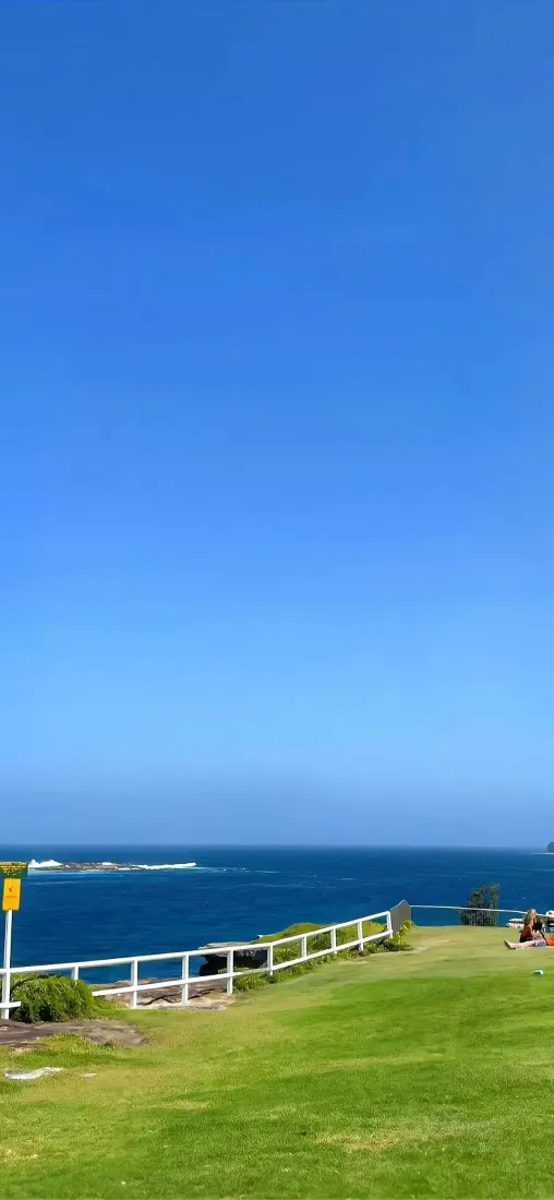 海景手机壁纸｜蓝天草地背景图片 - 自然风景「哲风壁纸」