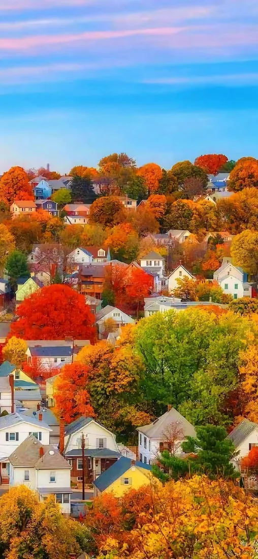 秋景小镇手机壁纸｜自然风景背景图片 - 彩色秋叶房屋「哲风壁纸」