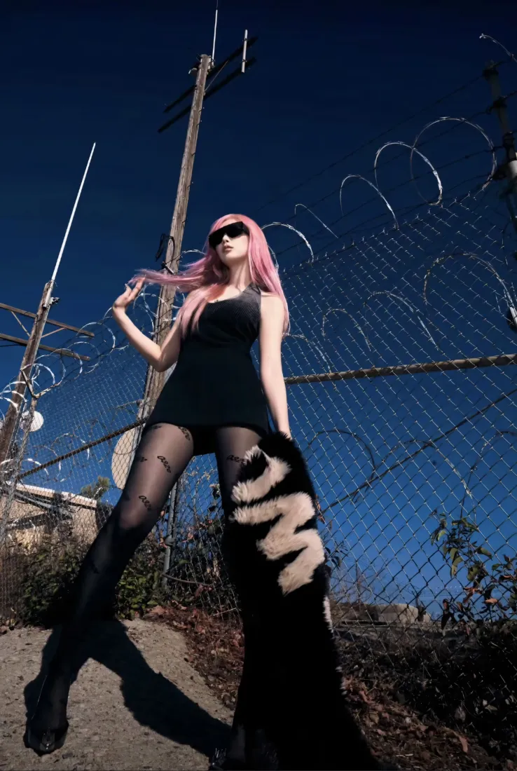 吉赛尔手机壁纸｜户外背景图片 - 野性黑丝「哲风壁纸」