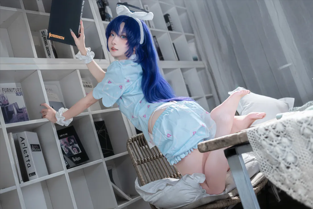 8k碧蓝档案cosplay壁纸｜室内背景 - 蓝发护士服「哲风壁纸」