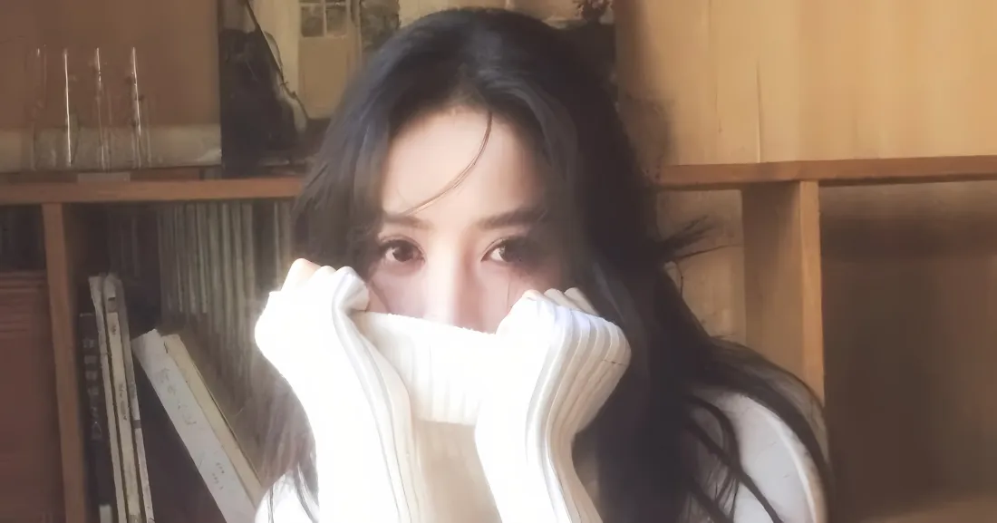 2k古力娜扎壁纸｜室内背景图 - 针织毛衣穿搭「哲风壁纸」