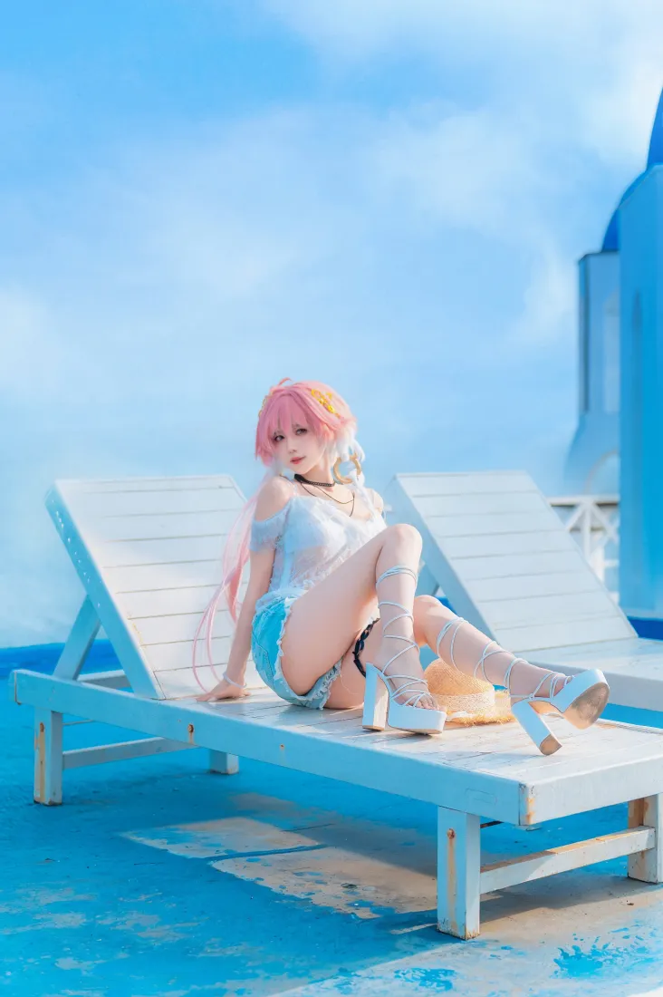 粉色头发美女手机壁纸｜蓝色背景图片 - 夏日休闲「哲风壁纸」