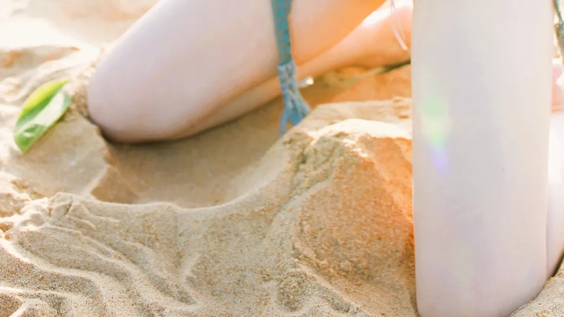 2k沙滩壁纸｜海边背景图片 - 迷人腿部「哲风壁纸」