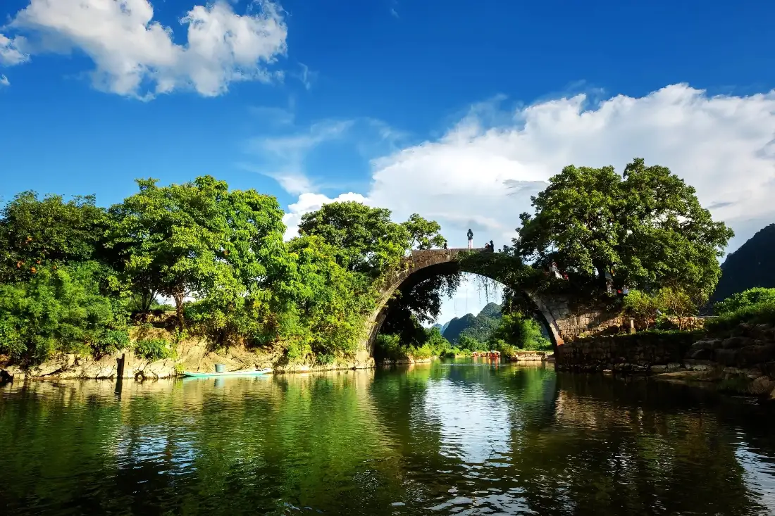 2k桂林山水壁纸｜古桥背景图片 - 漓江风光「哲风壁纸」