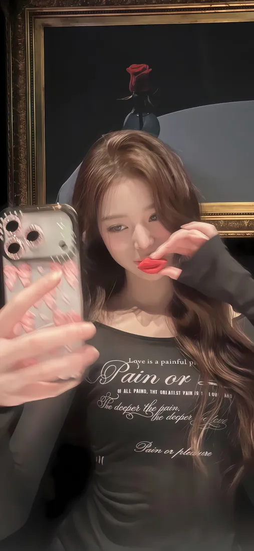 张元英手机壁纸｜室内相框背景图片 - 自拍红唇「哲风壁纸」