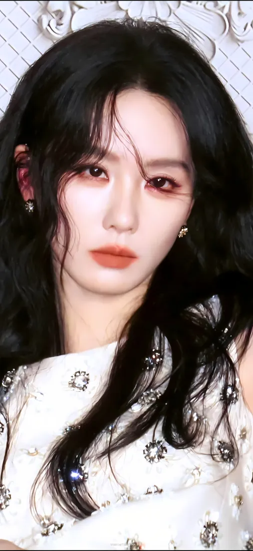 刘诗诗手机壁纸｜亮片背景图片 - 凌厉红唇「哲风壁纸」