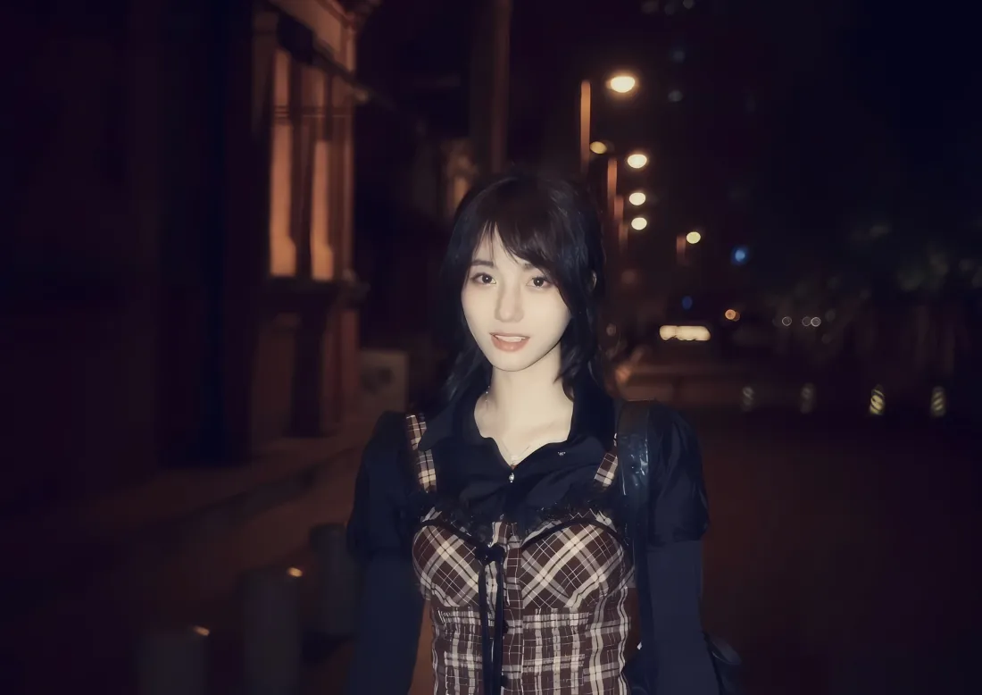 2k雪蕊壁纸｜夜景街道背景图片 - 格子背心美女「哲风壁纸」