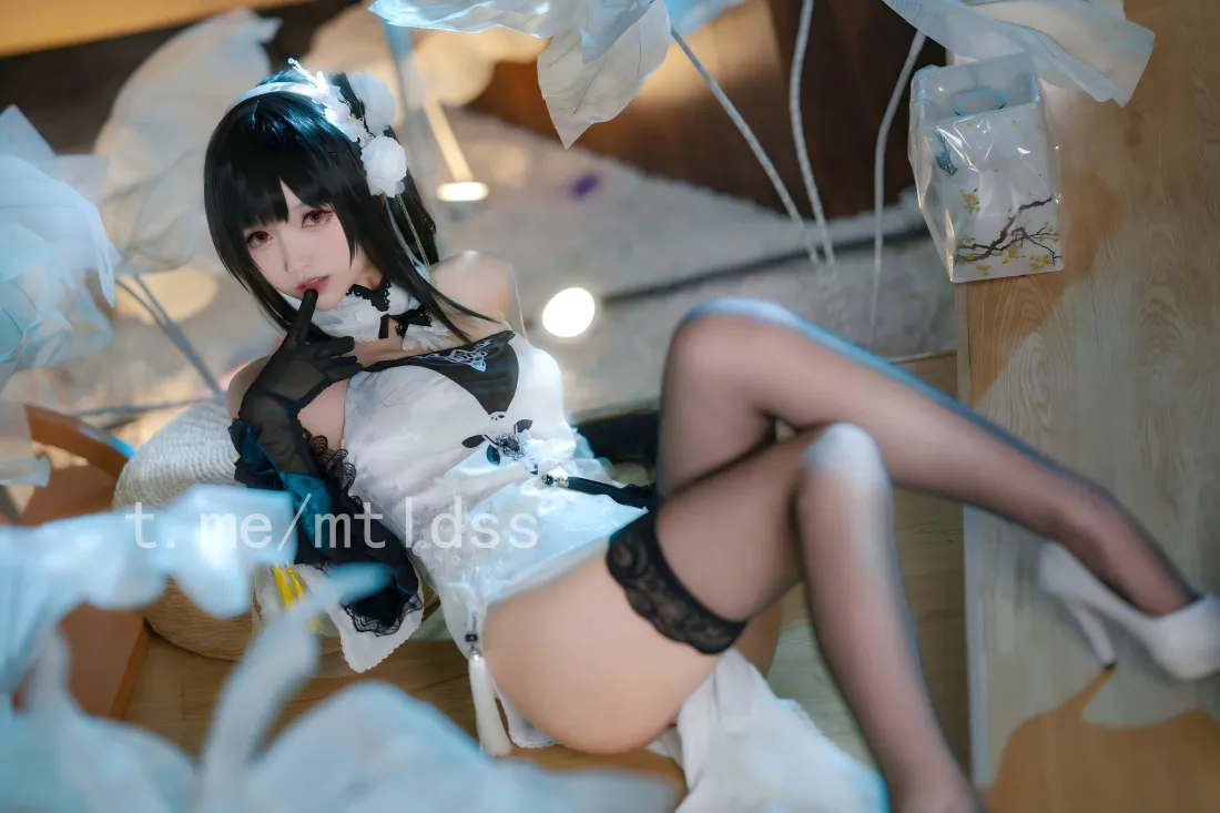 5k女仆装cos壁纸｜黑丝背景图片 - 白色装饰「哲风壁纸」