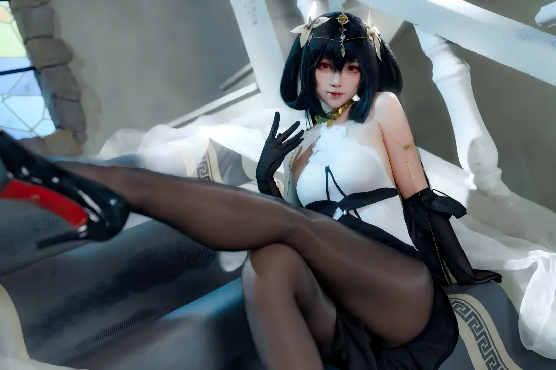 5k坎蒂丝cos壁纸｜室内背景图 - 黑丝高跟鞋「哲风壁纸」