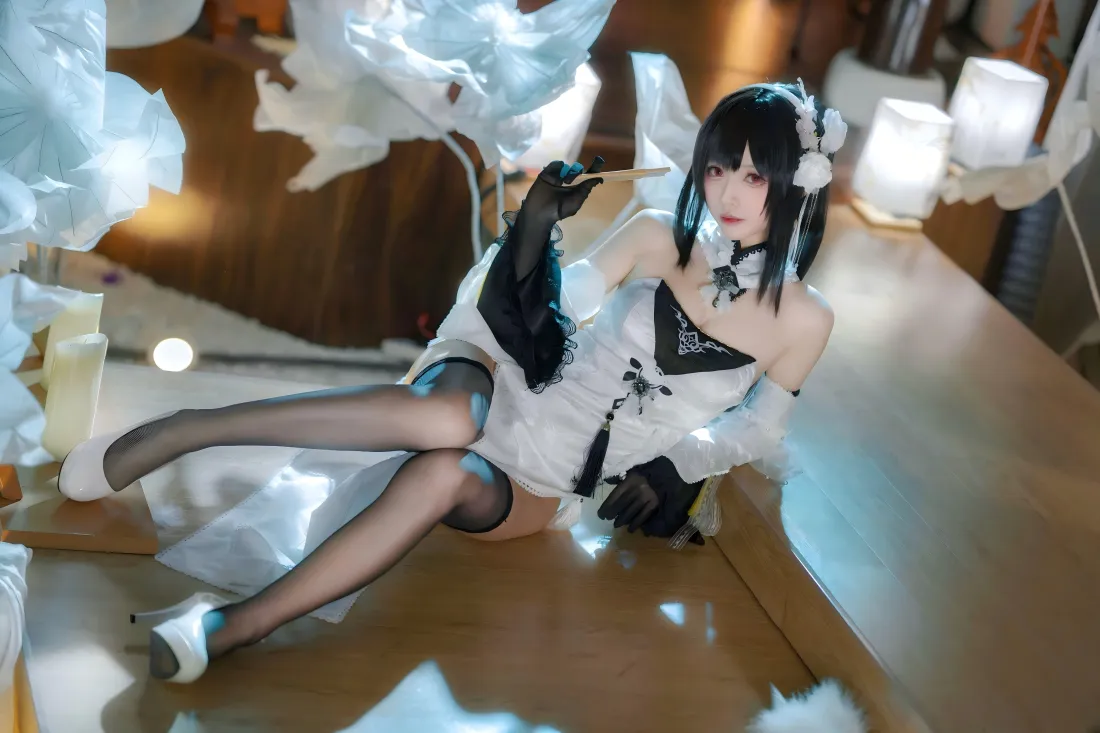 5kcosplay美女壁纸｜黑丝女仆装背景 - 室内精致妆容「哲风壁纸」