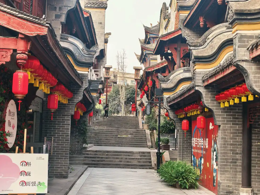 4k中式建筑壁纸｜古街背景图片 - 红灯笼「哲风壁纸」