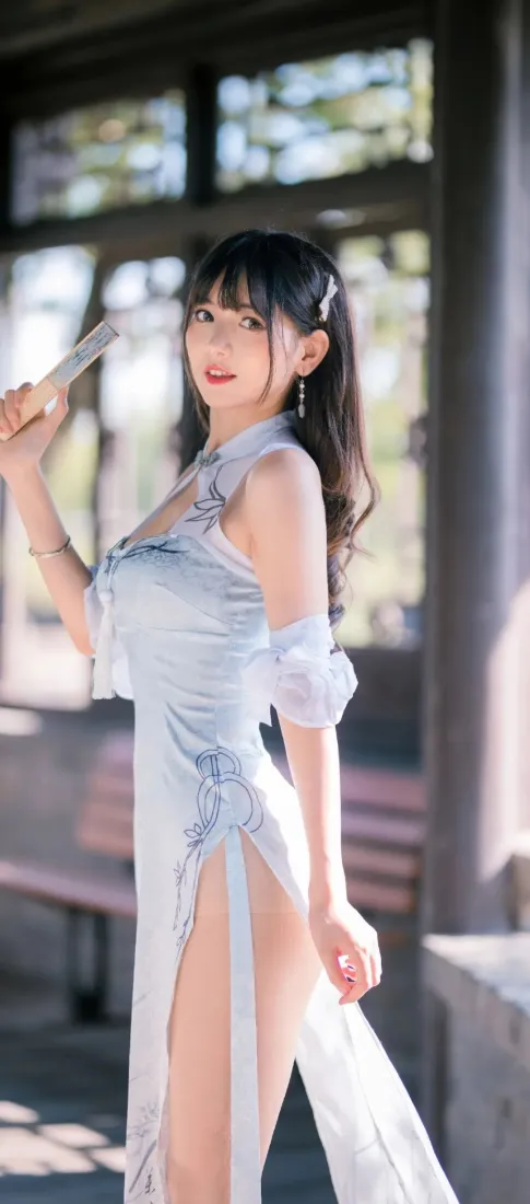 旗袍美女手机壁纸｜古风背景图片 - 浅蓝色旗袍「哲风壁纸」