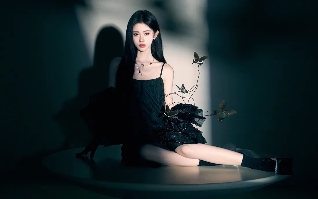 3k黑衣美女壁纸｜暗黑背景图片 - 蝴蝶装饰「哲风壁纸」